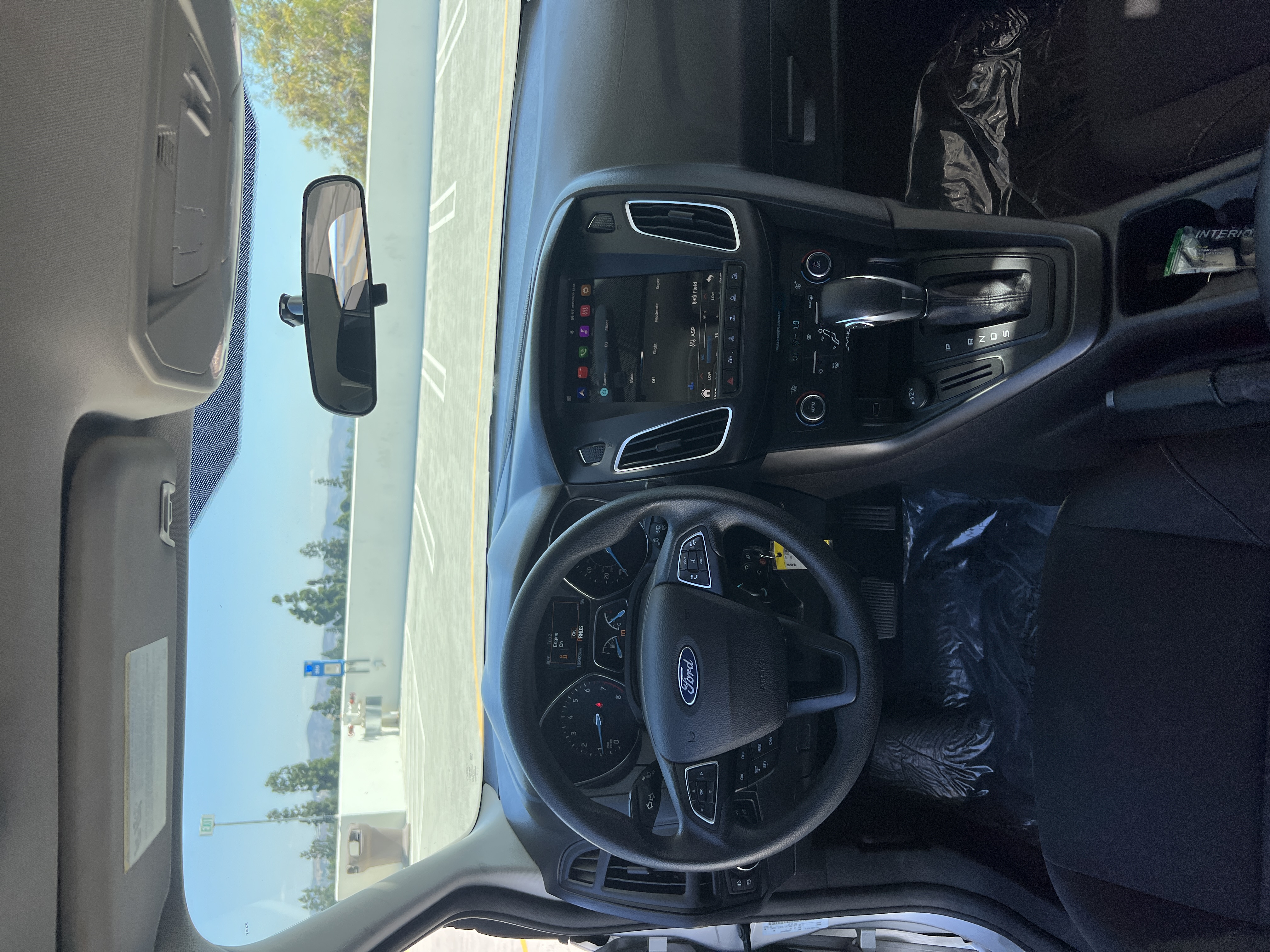Car photo 14